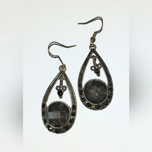 3/$20! Victorian-style bronze dangle jewelled statement earrings dark stones - Picture 8 of 9